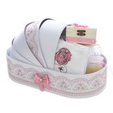 Trusou tip landou pentru botez de fete, Model brodat cu Lebada, roz pudrat, 8 piese, REC5005/20