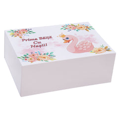 Set prima baita dupa botez cu nasii, body, prosop si saculet cu mirodenii, Model cu lebada, REC3096