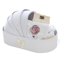 Trusou tip landou pentru botez de fete, Model brodat cu Lebada, ivoire, 8 piese, REC5005/21