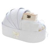 Trusou simplu tip landou pentru botez de fete, ivoire, 8 piese, REC5005/31