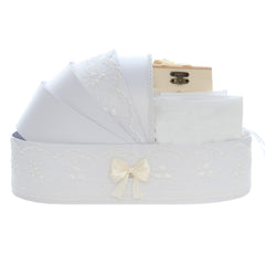 Trusou simplu tip landou pentru botez de fete, ivoire, 8 piese, REC5005/31