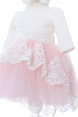 Set trusou complet pentru botez de fete, model Balerina, 11 piese, Rochita cu trena, lumanare cu Balerina, trusou brodat si pantofiori, Recostore®, REC2498