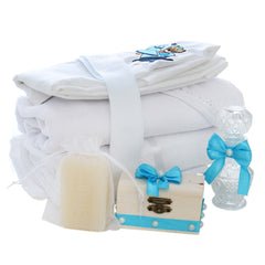 Trusou tip landou pentru botez de baieti, Model brodat cu Ursuletul aviator, turcoaz, 8 piese, REC5005/2