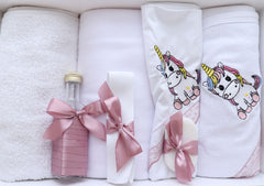 Trusou pentru botez de fete, Model Unicorn, Roz pudrat, 7 piese, Recostore®, REC2632