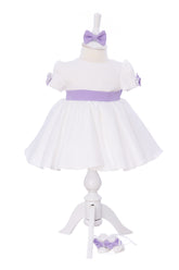 Rochie alb-lila cu maneca scurta pentru botez, 3 piese, rochie, bentita si botosei, REC3296