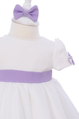 Rochie alb-lila cu maneca scurta pentru botez, 3 piese, rochie, bentita si botosei, REC3296