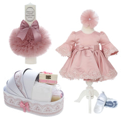 Trusou complet pentru botez de fete, trusou, lumanare, rochita cu maneci tip clopot si pantofiori, roz pudrat, 12 piese, Recostore®, REC2699