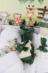 Trusou pentru botez baiat, 8 piese, model cu animalute safari, verde, REC3271