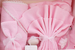 Trusou din muselina pentru botez, culoare roz, REC3269