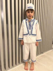 Costum popular alb-albastru, 4 piese, camasa, vesta, pantaloni, caciula, pentru baieti, REC1159-1