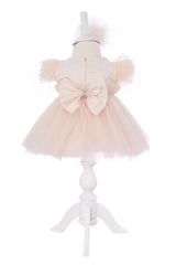 Rochie crem eleganta cu maneca scurta pentru botez fetita, 3 piese, rochie, bentita si botosei, REC3300