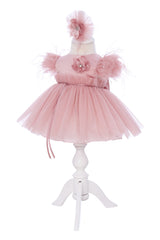 Rochie roz pudrat eleganta cu maneca scurta pentru botez fetita, 3 piese, rochie, bentita si botosei, REC3301