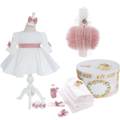 Set botez fete, trusou complet echipat, rochita, pantofiori si lumanare, culoare roz pudrat, model ingeras Mabel, REC3166