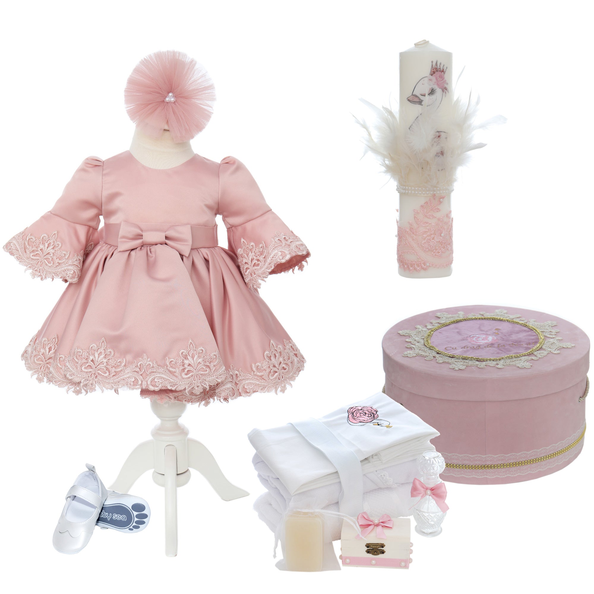 Set botez fete, model Lebada Ariana, trusou, rochita si lumanare, culoare roz pudrat, REC3152