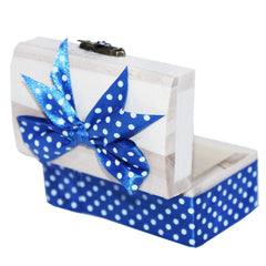 Cutiuta cufar din lemn cu panglica albastra pentru prima suvita a bebelusului, 10x5x5 cm, REC316