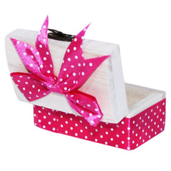 Cutiuta cufar din lemn cu panglica ciclam pentru prima suvita a bebelusului, 10x5x5 cm, REC315