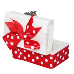 Cutiuta cufar din lemn cu panglica rosie pentru prima suvita a bebelusului 10x5x5 cm, REC314