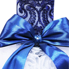 Lumanare cu funda bleumarin pentru botez si tulle alb, stralucitor, cu broderie bleumarin, 45x7 cm, REC208