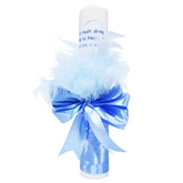Lumanare �Cu mult drag de la Nasi� pentru botez din panglica albastra, accesorizata cu aplicatii din pene, 30x5 cm, REC197