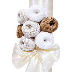 Lumanare pentru botez din panglica ivoire, accesorizata cu aplicatii din ghem de ata, 40x7 cm, REC189