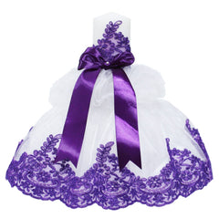 Lumanare tip fusta pentru botez din tulle alb stralucitor si dantela mov, 45x7 cm, REC1449