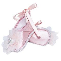 Pantofiori somon deschis cu floricica si perlute pentru botez, REC853