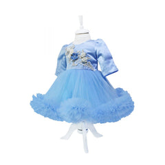 Rochie bleu cu aplicatii florale decorative si volanase pentru botez, 2 piese, rochie, bentita, REC841