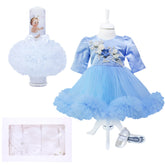 Set complet pentru botez compus din rochie bleu si bentita, pantofiori, lumanare tip glob cu bebe printesa, si trusou brodat "Cu mult drag de la nasi" format din 8 piese, REC1520