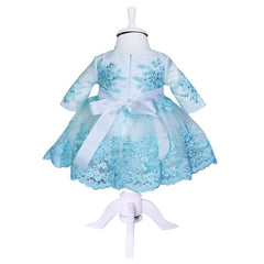 Set complet pentru botez compus din rochie verde menta si bentita, pantofiori, lumanare tip glob cu fluturasi si trusou brodat "Cu drag de la nasi" format din 8 piese, REC1574