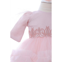 Set complet pentru botez de fete compus din lumanare cu ingeras, trusou brodat cu ingeras, rochita cu dantela si pantofiori, 11 piese, roz, Recostore, REC2257