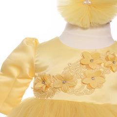 Set complet pentru botez de fetite, galben-ivoire, lumanare cu ingeras, trusou brodat cu ingeras, rochita si pantofiori, 11 piese, REC1983