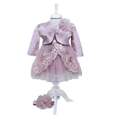 Set complet pentru botez, lumanare roz cu "Pisica aristocrata", rochie roz pudrat din tulle si satin, trusou brodat cu "Pisica aristocrata" si pantofiori, 12 piese, REC930