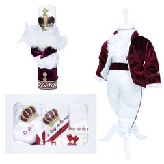 Set complet pentru botez, lumanare visiniu cu papion si coroana de print, trusou brodat cu coroana si mesajul "Cu drag de la nasi", 7 piese, costum Micul print format din 4 piese, REC1290