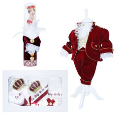 Set complet pentru botez, Micul Print, lumanare cu papion visiniu si bebe print aplicat pe lumanare, costum din catifea visiniu, trusou brodat cu coroana de print si mesajul "Cu drag de la nasi", 14 piese, REC905