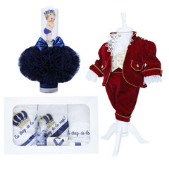 Set complet pentru botez, Micul Print, lumanare cu tulle bleumarin si bebe print aplicat pe lumanare, costum din catifea visiniu, trusou brodat cu coroana de print si mesajul "Cu drag de la nasi", 14 piese, REC907