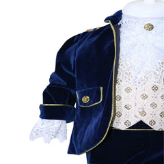 Set complet pentru botez, Micul Print, lumanare tip glob cu tulle bleumarin si bebe print aplicat pe lumanare, costum din catifea bleumarin, trusou brodat cu coroana de print si mesajul "Cu drag de la nasi", 14 piese, REC902