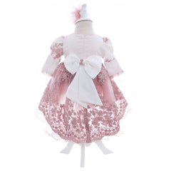 Set trusou complet pentru botez de fete, 11 piese, rochita roz pudrat, lumanare cu ursulet, trusou brodat cu Ursulet, REC2463