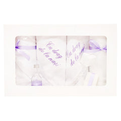 Trusou alb-lila�Cu drag de la nasi� pentru botez, 8 piese, sticla mir, sapun, panza mir, pled baita, fasa, prosop cu capison, prosop preot, cutie prima suvita, REC1237