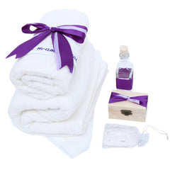 Trusou alb-mov pentru botez, compus din prosop bebe, prosop preot, panza mir, sapun, fasa, sticluta mir, cutiuta prima suvita, 7 piese, REC1397
