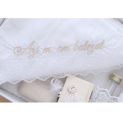 Trusou brodat cu "Azi m-am crestinat" pentru botez de baieti, 7 piese, bleu, REC2436