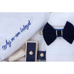 Trusou brodat cu "Azi m-am crestinat" pentru botez de baieti, 7 piese, bleumarin, Recostore, REC2292