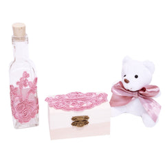 Trusou complet pentru botez, alb-roz pudrat, compus din prosop bebe, prosop preot, pled, panza mir, sapun, batista, fasa, sticluta mir, cutiuta prima suvita si jucarie de plus, 10 piese, REC1333