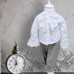 Set complet pentru botez, costum de print, lumanare cu bebe print aplicat, trusou brodat cu coroana de print si mesajul " Cu drag de la nasi", 13 piese, alb-crem, REC395