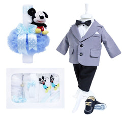 Set complet pentru botez, lumanare cu tulle bleu si jucarie Mickey de plus atasata, costum gri, trusou brodat cu "Mickey Mouse" si pantofiori, 14 piese, REC899