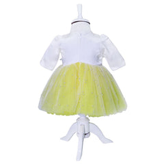 Set complet pentru botez, lumanare galbena cu bebe printesa, rochie alb-galben din tulle si satin, trusou brodat "Cu drag de la nasi" si pantofiori, 11 piese, REC982