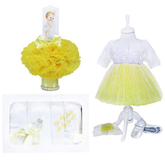 Set complet pentru botez, lumanare galbena cu bebe printesa, rochie alb-galben din tulle si satin, trusou brodat "Cu drag de la nasi" si pantofiori, 11 piese, REC982