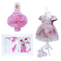 Set complet pentru botez, lumanare roz cu bebe printesa si perlute, rochie roz pudrat din tulle si satin, trusou brodat cu "Hello Kitty si pantofiori, 12 piese, REC932